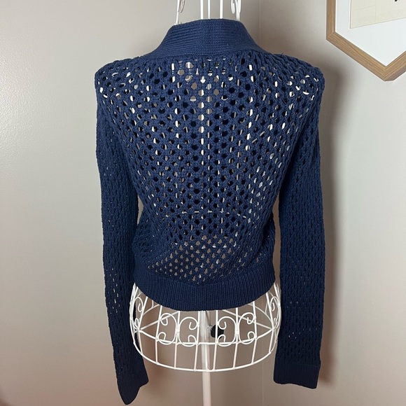 Urban Outfitters Open Knit Cropped Jumbo Button Navy Blue Sweater Cardigan Sz S - Picture 3 of 5